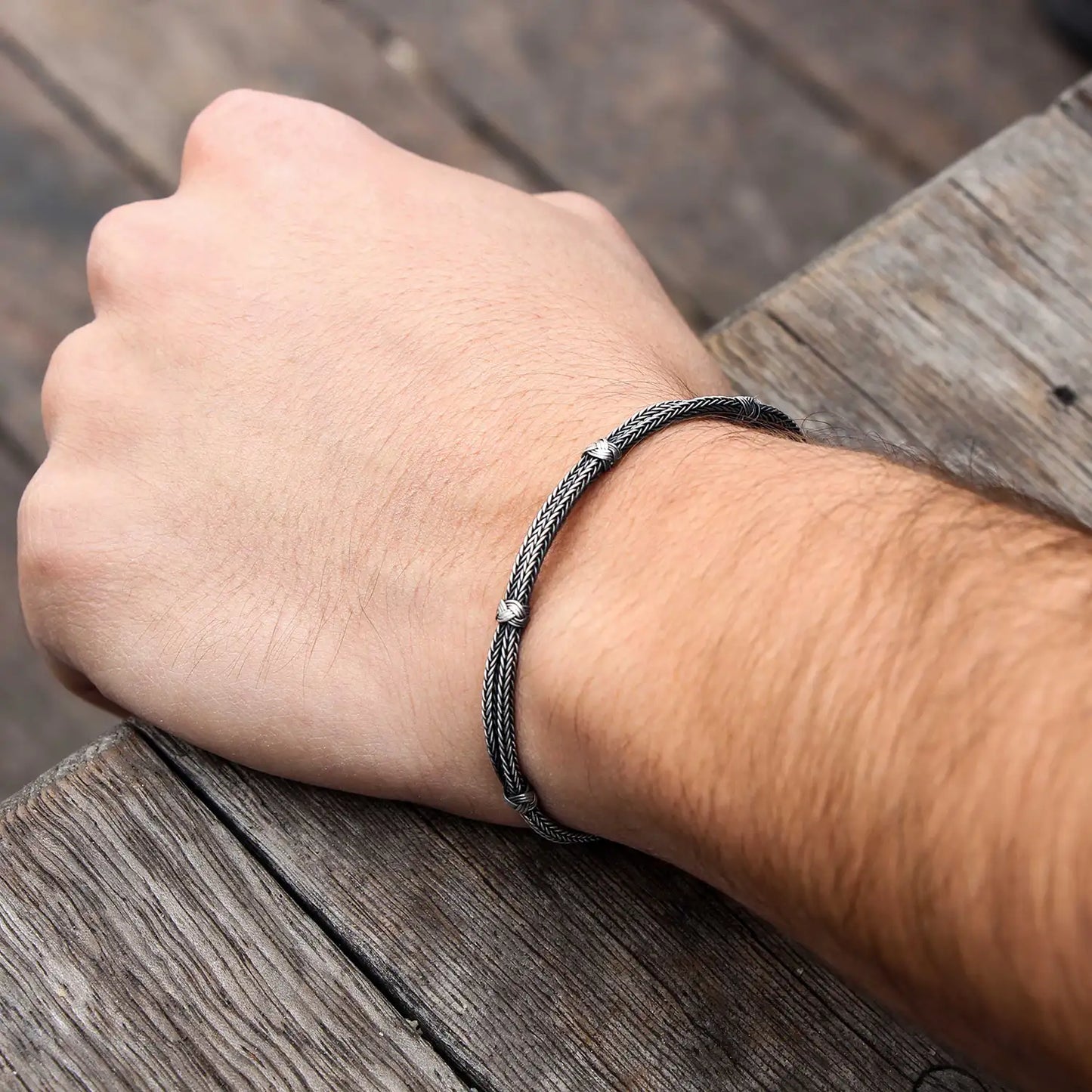 إسوارة كازازية فضية للرجال