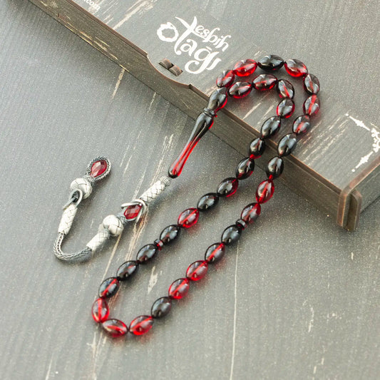Kırmızı siyah arpa kesim ateş kehribar tesbih, kazaz püsküllü şık tasarım.