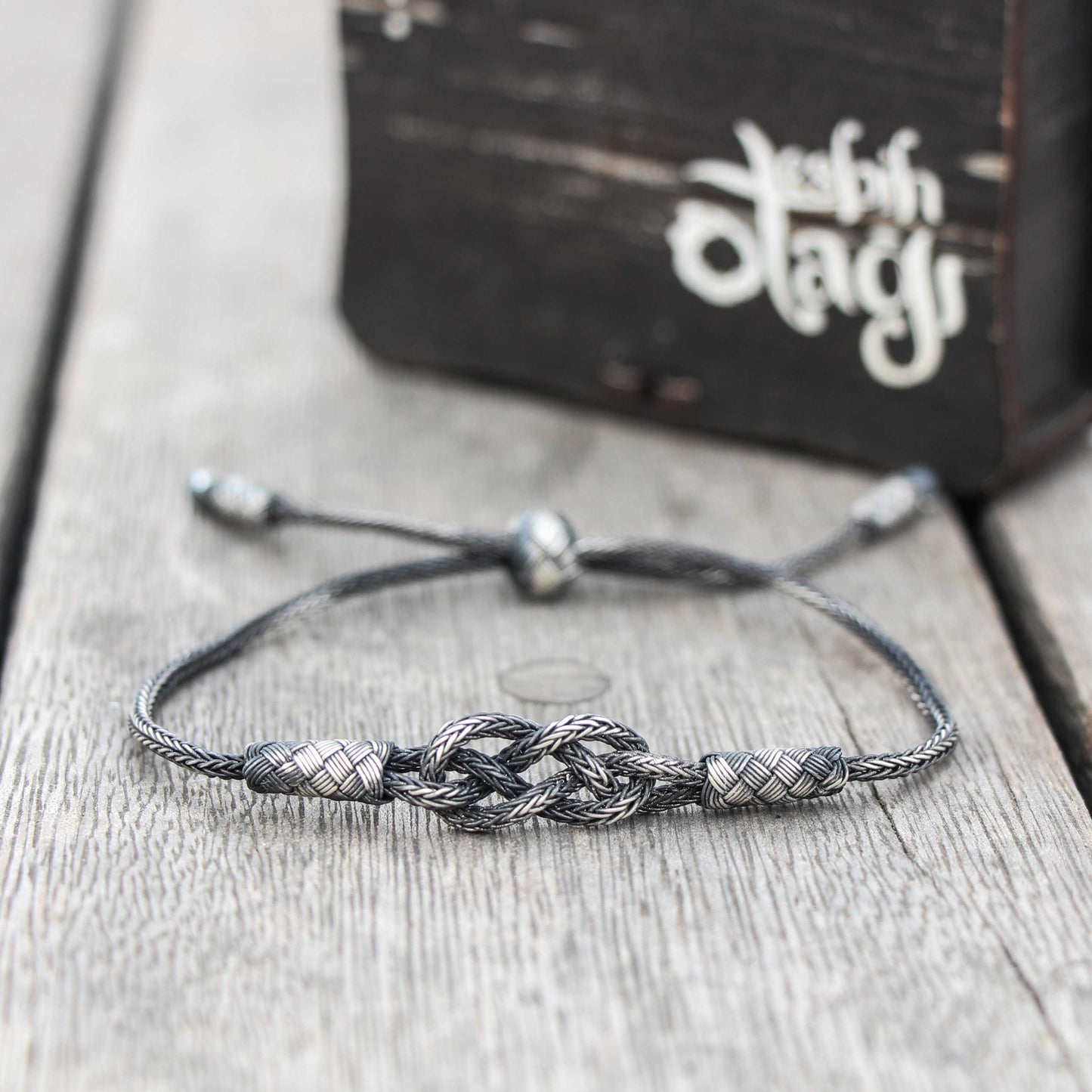 إسوارة كازازية فضية للرجال