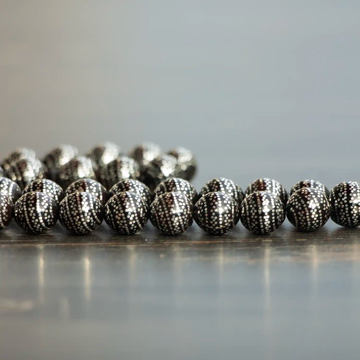 Yoğun Gümüş İşlemeli Usta İşçilikli Kuka Tesbih | Küre Kesim