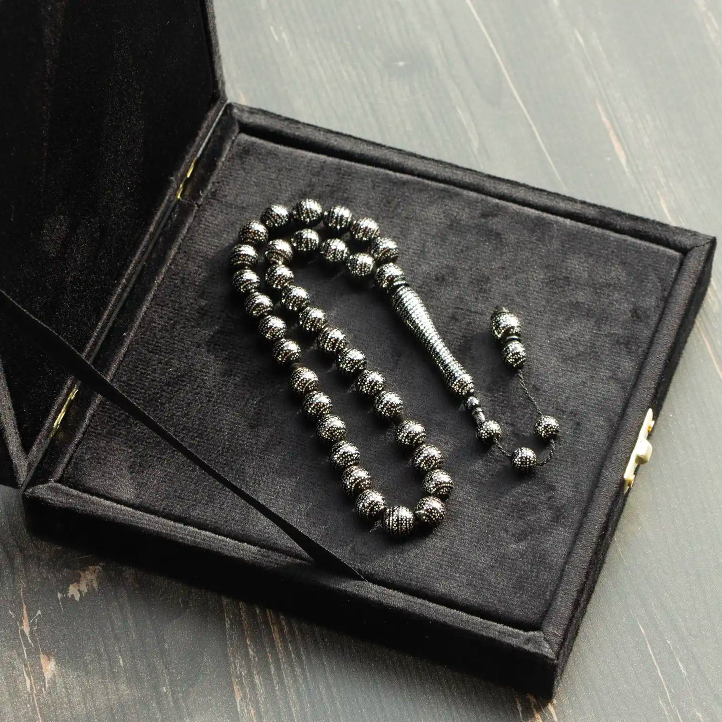 Yoğun Gümüş İşlemeli Usta İşçilikli Kuka Tesbih | Küre Kesim